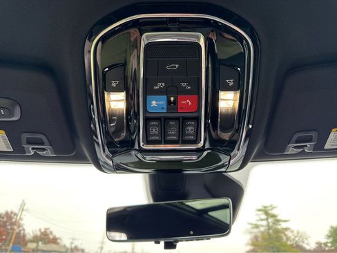 Certified 2022 Jeep Grand Cherokee Summit w/ Advanced Protech Group IV image 24