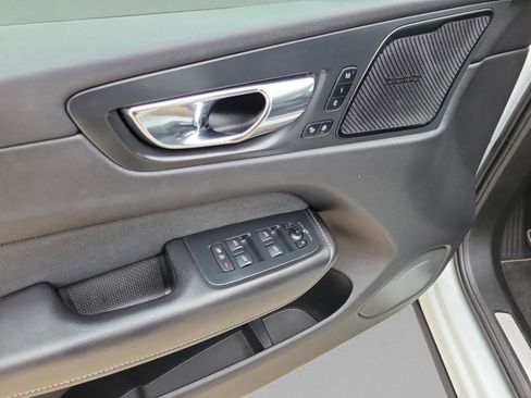 Used 2020 Volvo XC60 T5 R-Design image 26