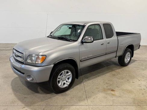 Used 2004 Toyota Tundra SR5 AWD/4WD image 2