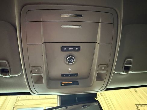 Used 2020 GMC Yukon XL Denali RWD image 48