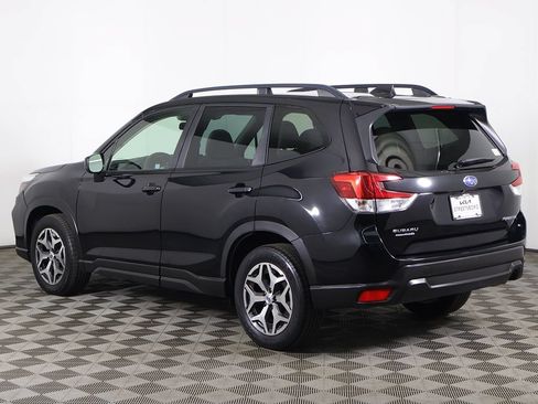 Used 2021 Subaru Forester Premium AWD/4WD image 9