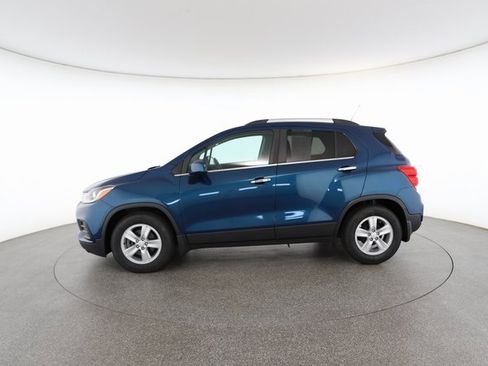 Used 2019 Chevrolet Trax LT w/ LT Convenience Package image 6