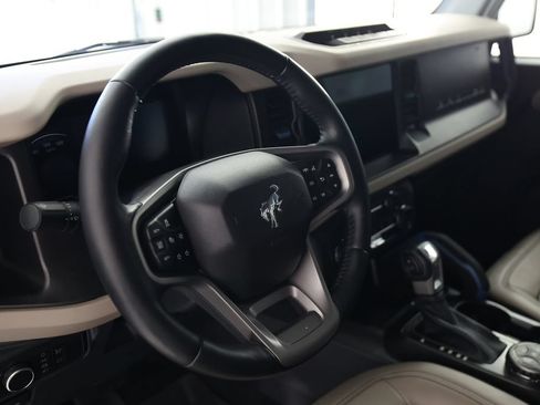 Used 2023 Ford Bronco Wildtrak AWD/4WD image 16