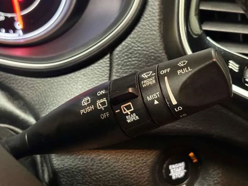Used 2019 Jeep Cherokee Limited AWD/4WD image 34