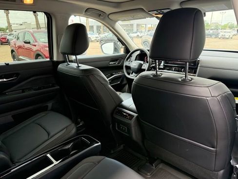 New 2026 Nissan Pathfinder SL w/ SL Premium Package FWD image 23