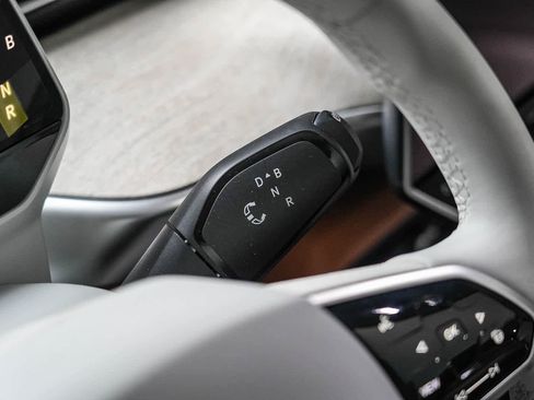 New 2025 Volkswagen ID. Buzz Pro S Plus AWD/4WD image 22