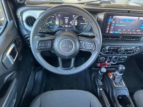 Used 2024 Jeep Wrangler Unlimited AWD/4WD image 16