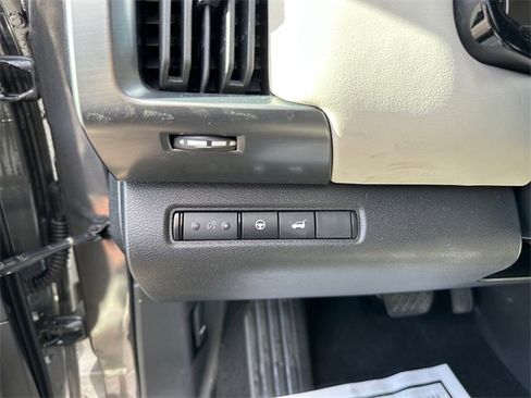 Used 2023 Nissan Pathfinder SL image 22