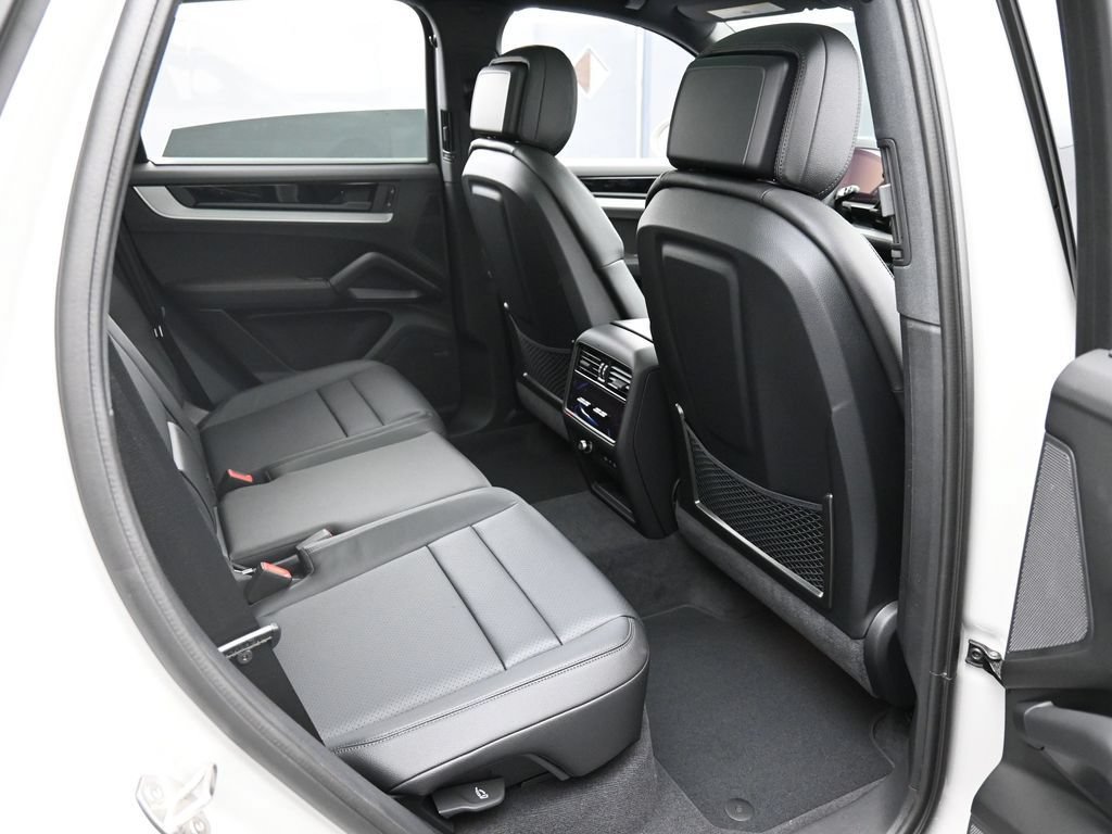 Certified 2026 Porsche Cayenne E-Hybrid AWD/4WD image 29