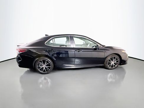 Used 2024 Toyota Camry SE FWD image 11