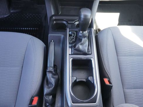 Used 2019 Toyota Tacoma SR5 w/ SR5 Appearance Package (SM) AWD/4WD image 20