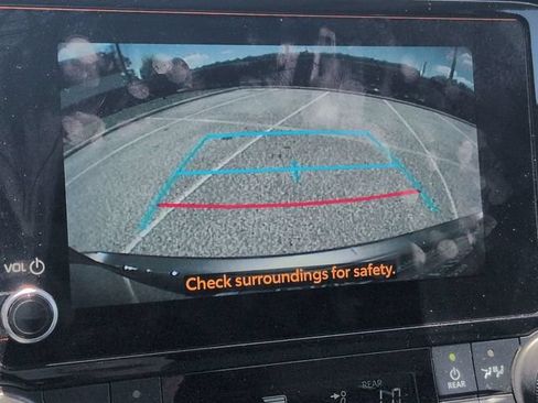 Certified 2023 Toyota Highlander XLE FWD image 21