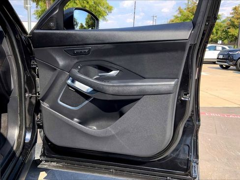 Used 2018 Jaguar E-PACE SE image 43