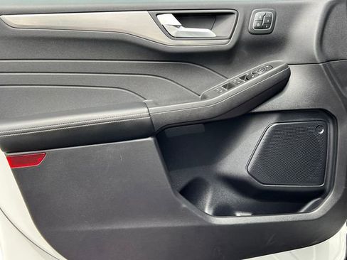 Certified 2022 Ford Escape Titanium FWD image 15