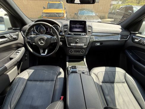 Used 2018 Mercedes-Benz GLS 450 4MATIC image 11