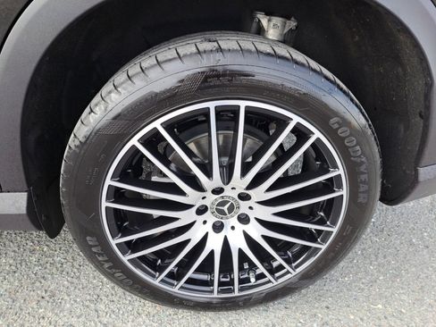 Used 2024 Mercedes-Benz GLC 300 image 24