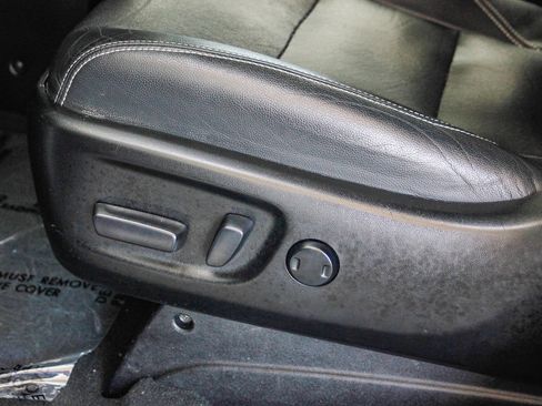 Used 2020 Toyota Sienna SE w/ Carpet Mat Package image 23