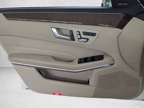 Used 2016 Mercedes-Benz E 350 Sedan image 19