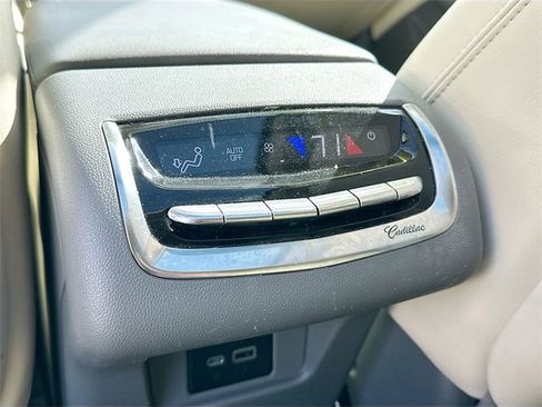 Used 2021 Cadillac XT6 Premium Luxury image 24