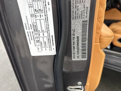 Used 2024 Jeep Grand Cherokee L Summit image 37