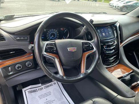 Used 2016 Cadillac Escalade ESV Luxury image 19