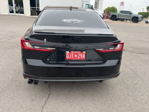 Used 2025 Toyota Camry SE w/ Convenience Package FWD image 4