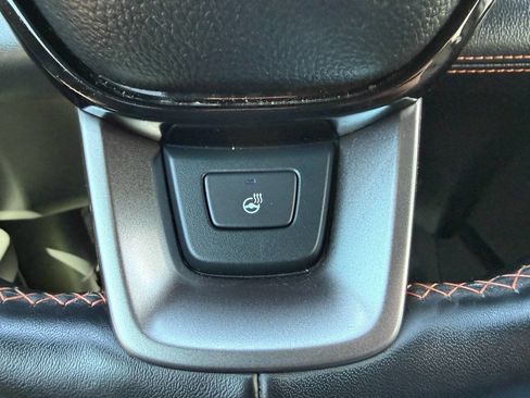 Used 2025 Honda Pilot TrailSport image 38