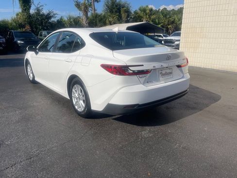 Used 2025 Toyota Camry LE FWD image 3