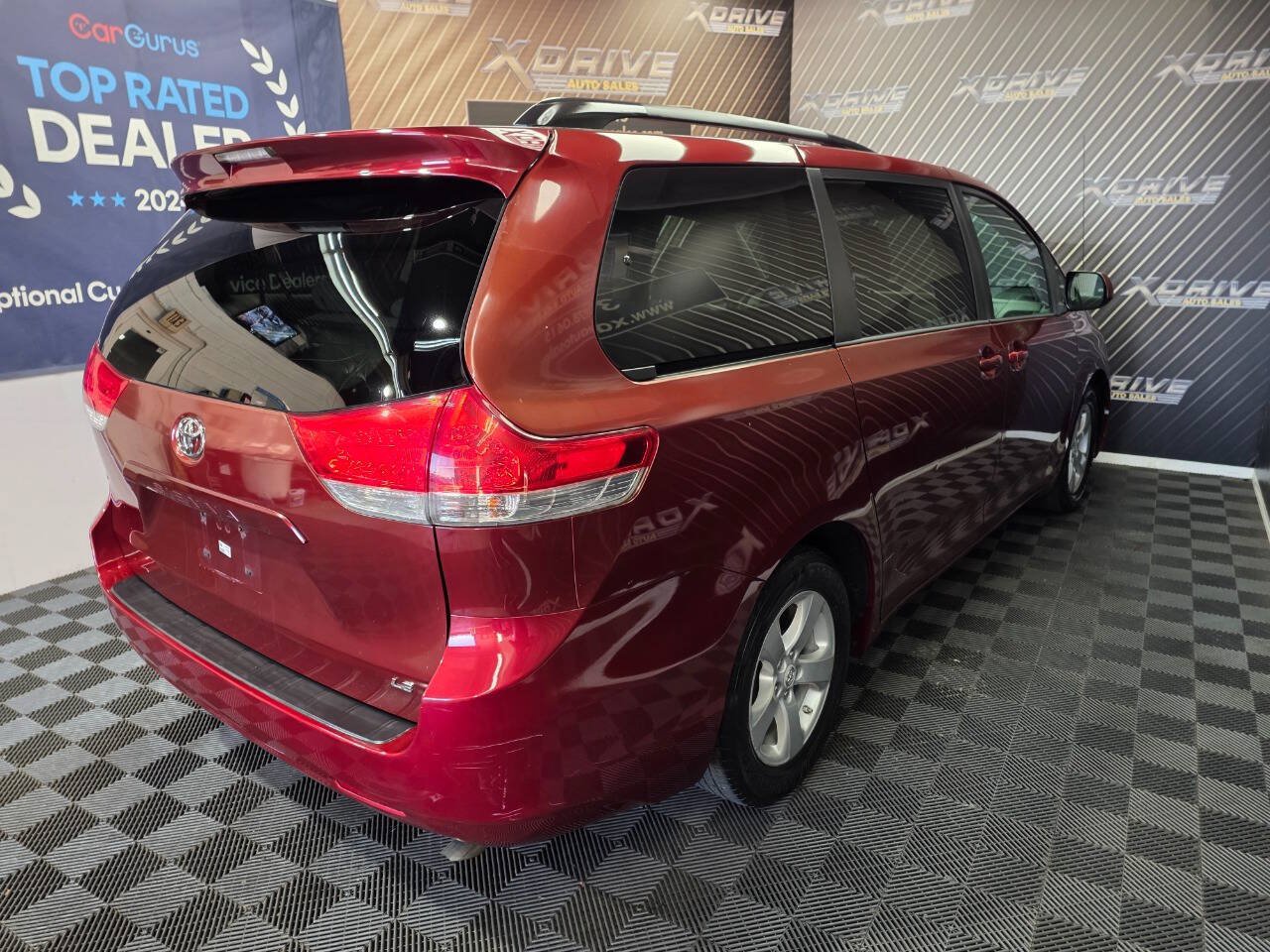 Used 2014 Toyota Sienna LE FWD image 16