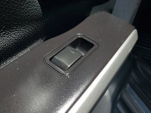Used 2020 Nissan Titan SV w/ SV Convenience Package AWD/4WD image 17