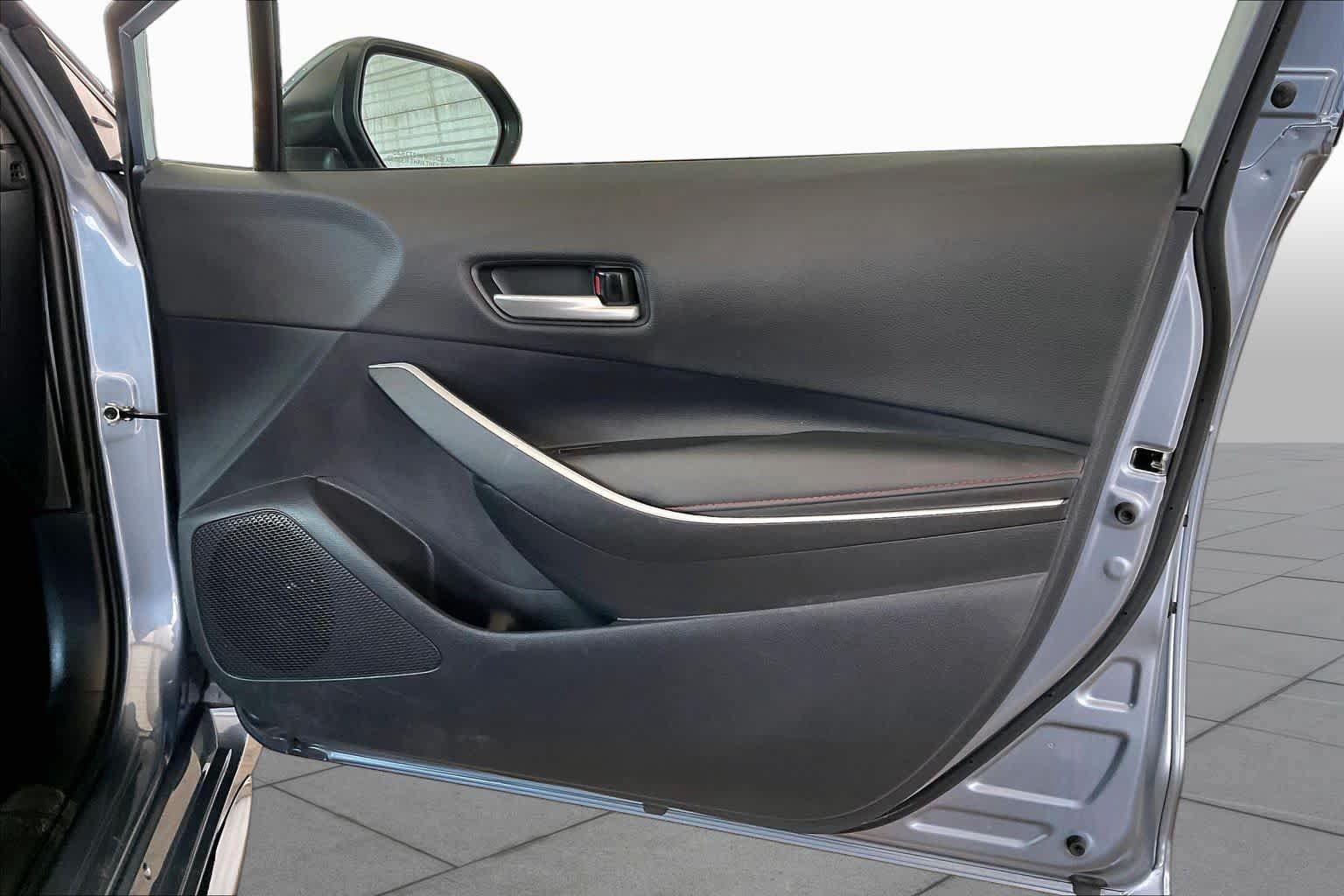 Used 2025 Toyota Corolla SE FWD image 23