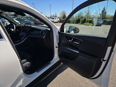 Used 2026 Mercedes-Benz GLC 300 image 12