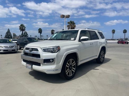 Used 2022 Toyota 4Runner Limited AWD/4WD image 5