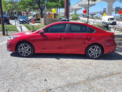 Used 2019 Kia Forte S w/ S Premium Package FWD image 4