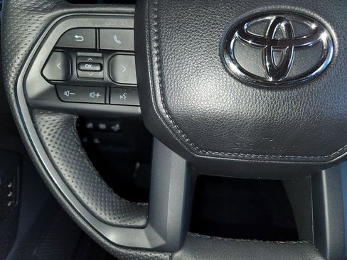 Used 2025 Toyota Sequoia TRD Pro AWD/4WD image 27