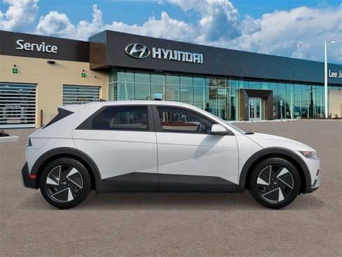 New 2026 Hyundai Ioniq 5 SE image 7