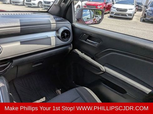 Used 2024 Chevrolet Colorado LT w/ LT Convenience Package II RWD image 16