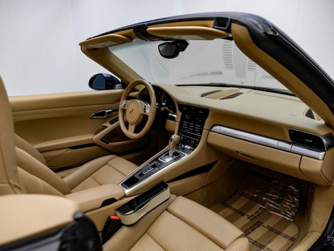 Used 2015 Porsche 911 Carrera S image 47