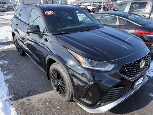 Certified 2023 Toyota Highlander XSE image 2