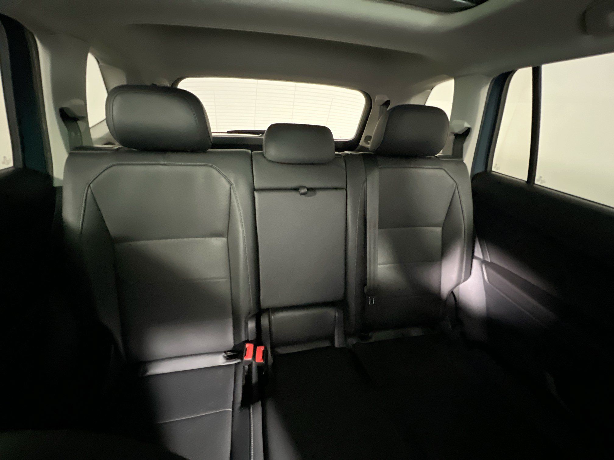 Used 2019 Volkswagen Tiguan SE w/ Panoramic Sunroof Package FWD image 32