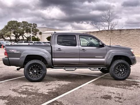 Used 2012 Toyota Tacoma PreRunner image 7