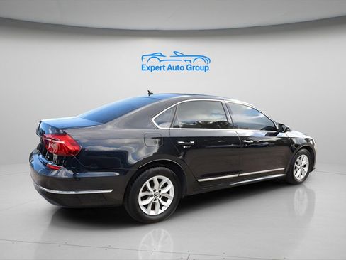 Used 2017 Volkswagen Passat 1.8T S image 7