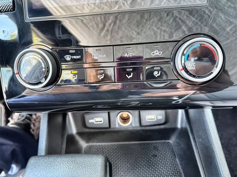 Used 2022 Hyundai Santa Cruz SEL image 16