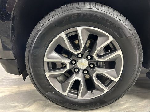 Used 2021 Chevrolet Suburban LT w/ Rear Media and Nav Package image 23