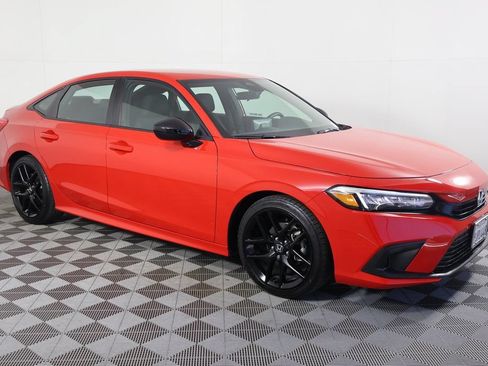 Used 2024 Honda Civic Sport image 3