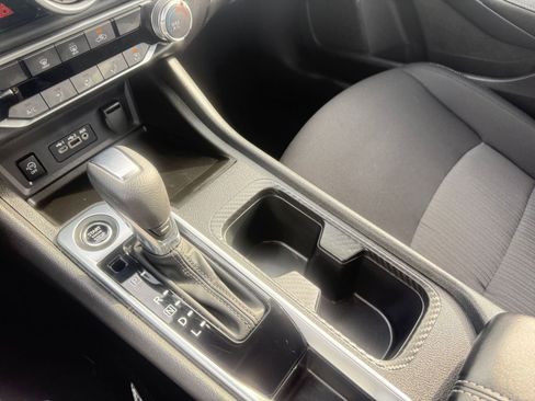 Used 2025 Nissan Sentra SV image 41