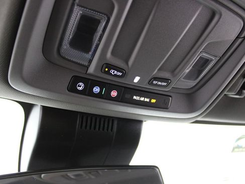 Used 2025 Chevrolet Silverado 1500 LT RWD image 30