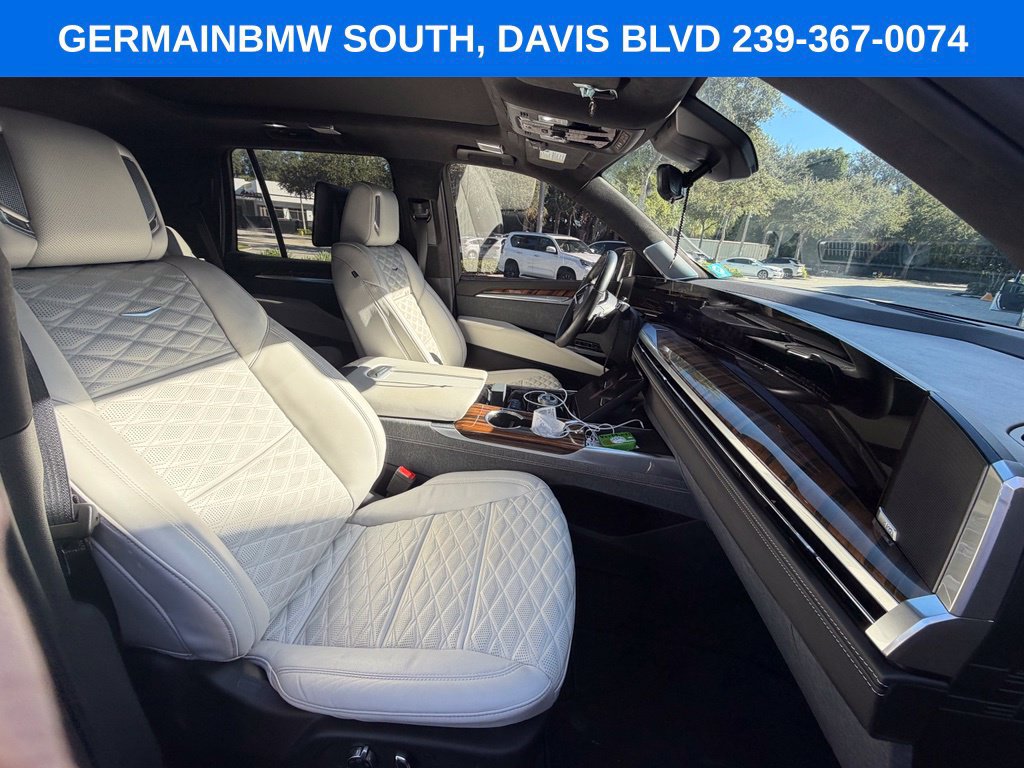 Used 2025 Cadillac Escalade Sport Platinum AWD/4WD image 28