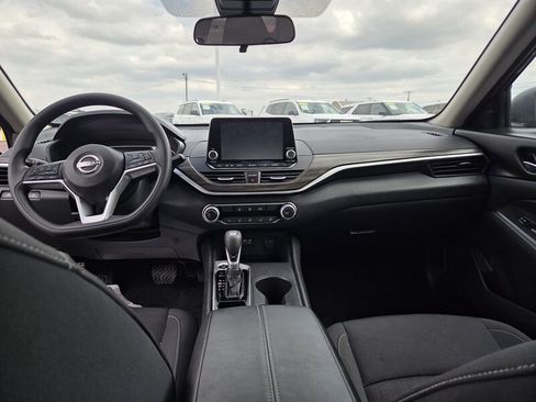 Used 2025 Nissan Altima 2.5 SV image 10