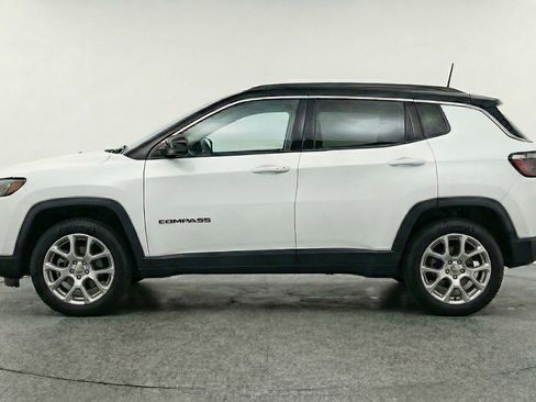 Used 2025 Jeep Compass Limited image 5